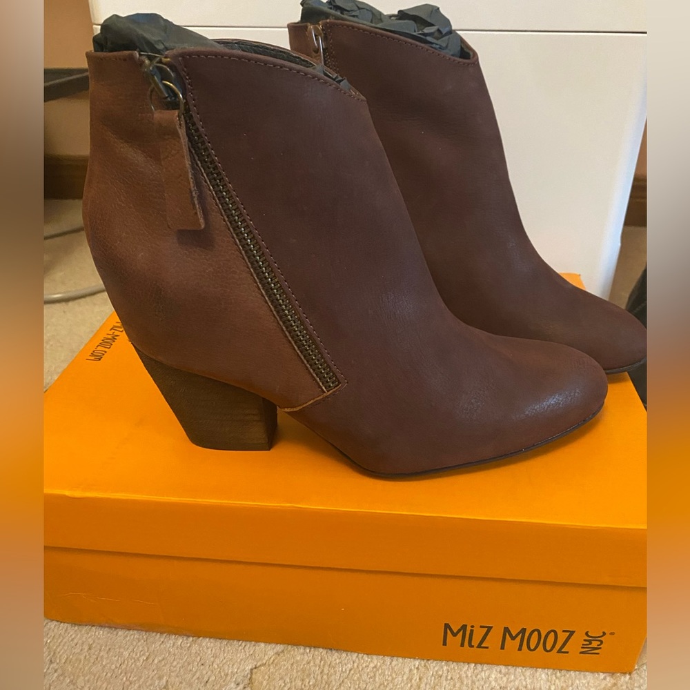 NEW IN BOX Miz Mooz Capulet Brown Ankle boot